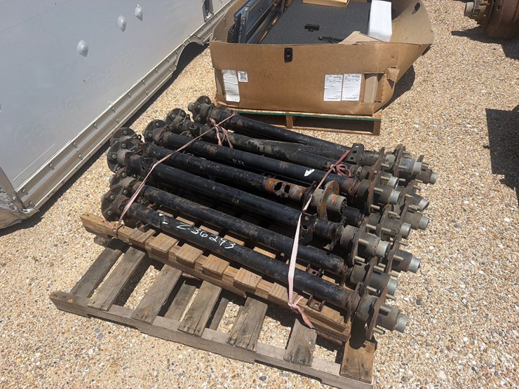 #36293-•-pallet-of-axles-image-1