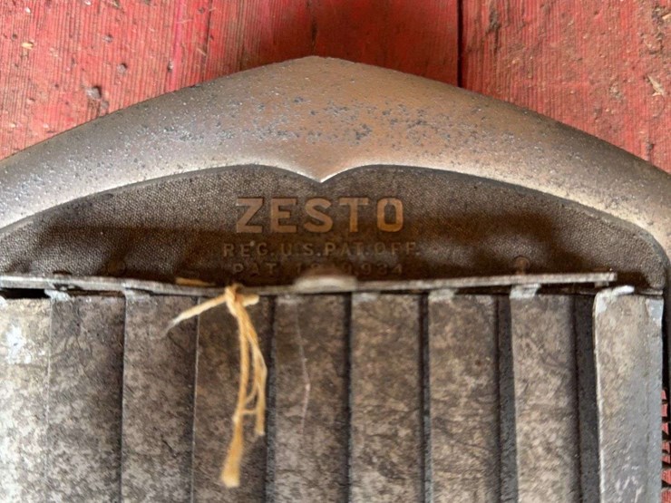 zesto-hot-water-radiator-image-2