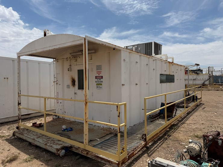 rig-#-1-top-dog-house-image-2