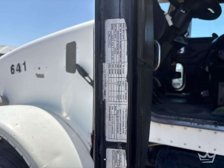 2005-peterbilt-357-image-6