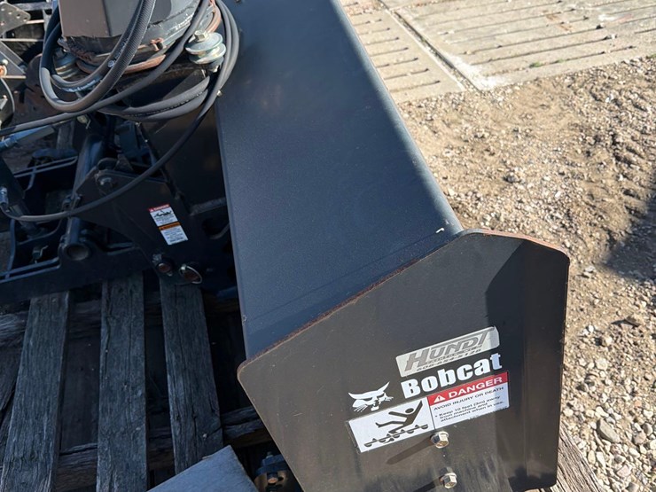 bobcat-72”-front-mount-snowblower-image-12