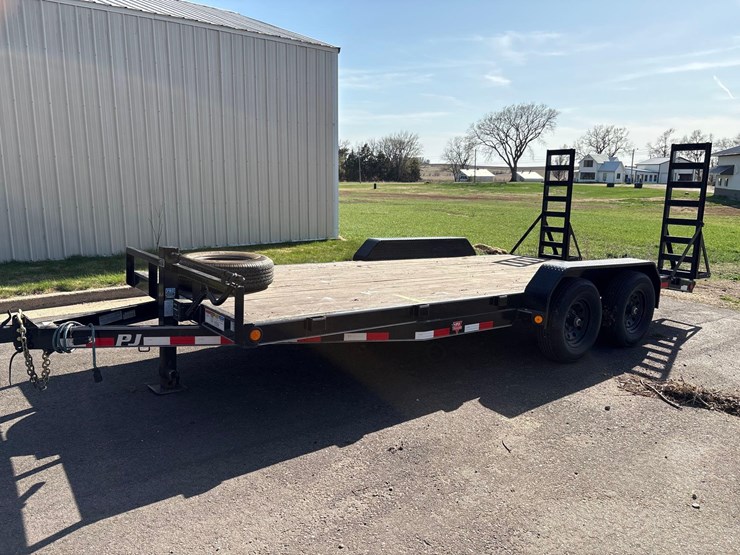 2019-pj-7ft-x-18ft-beaver-tail-bumper-hitch-trailer--1-owner-image-35