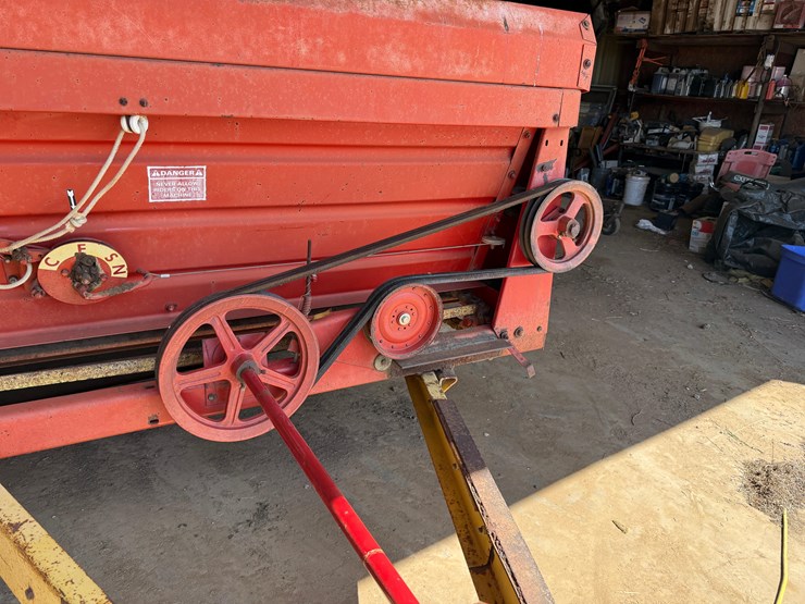 new-holland-791-image-12