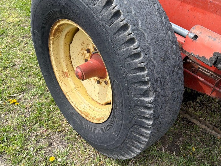 new-holland-512-image-13