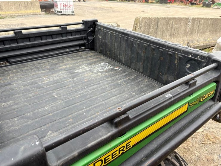 john-deere-gator-image-15