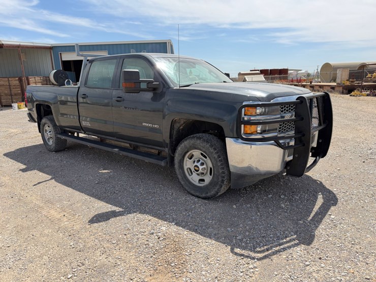 2019-chevrolet-silverado-2500hd-image-2