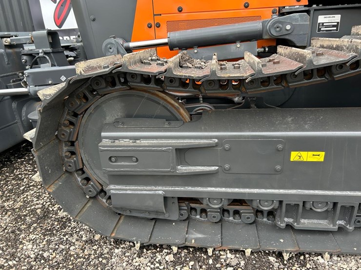 2026--develon-dd100-us10-crawler-dozer-image-21