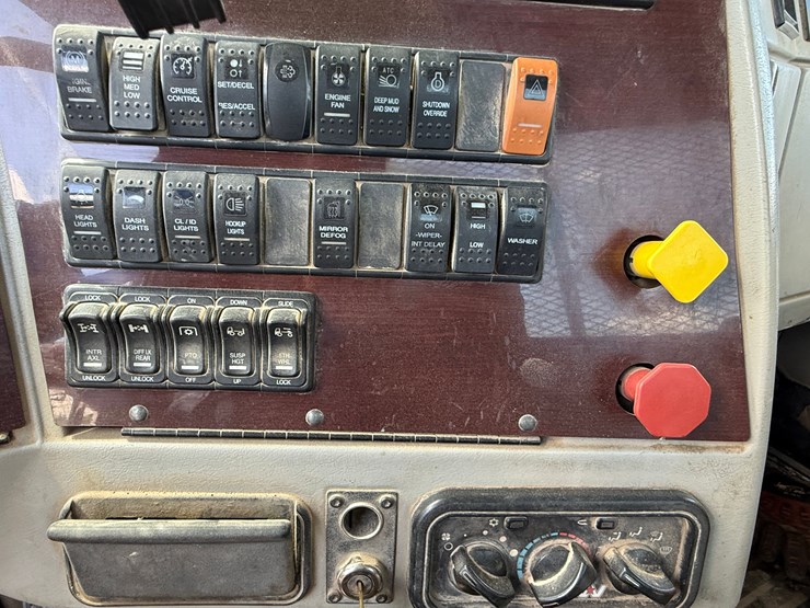 2018-western-star-4700-image-21