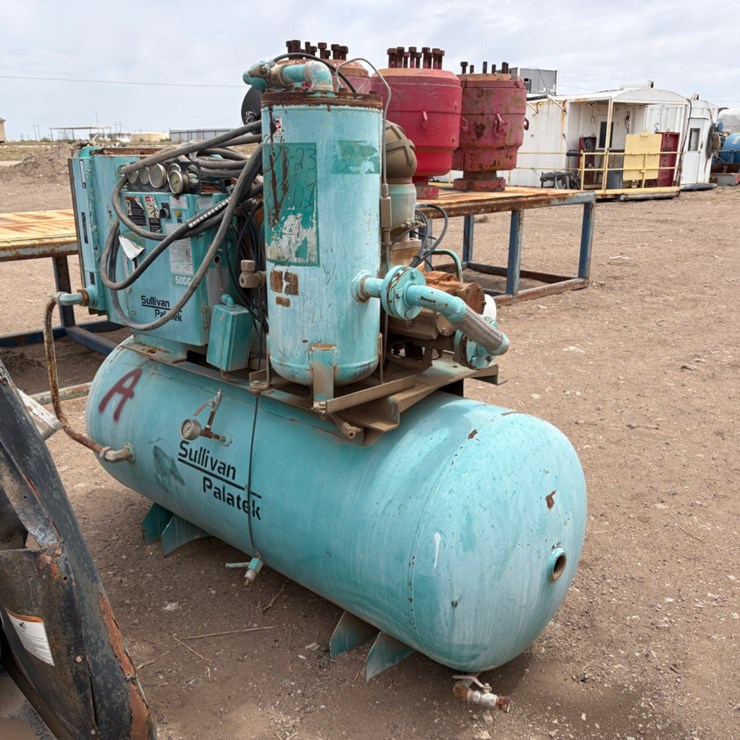(3) inoperable/incomplete ingersoll Rand up6-40-125 corkscrew air compressors & (1) Sullivan palatek air compressor