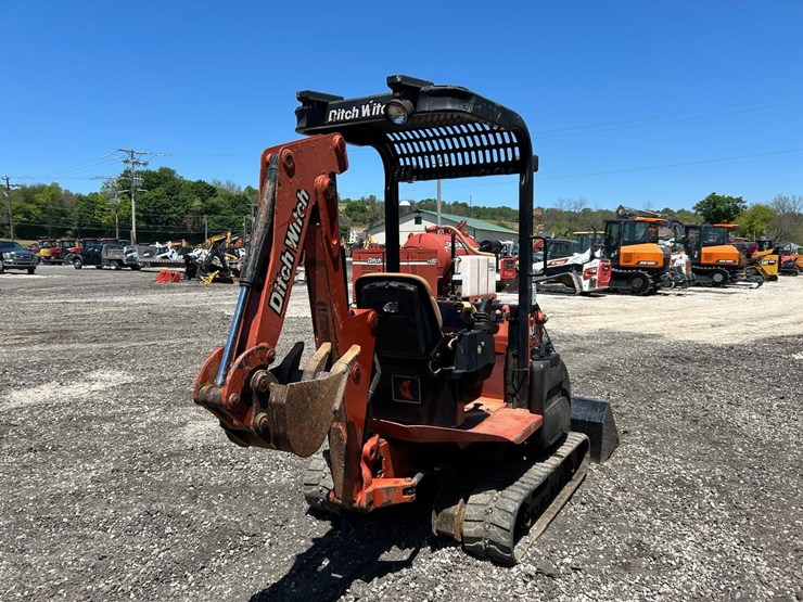 ditch-witch-xt855-image-4
