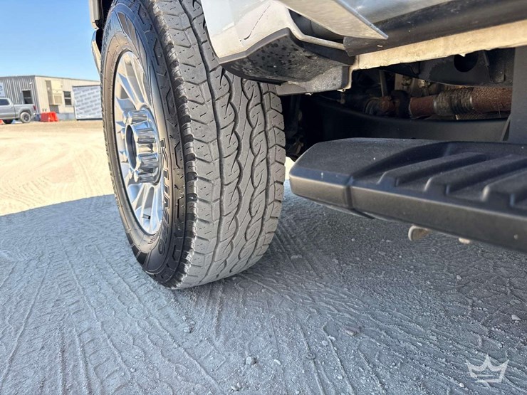 2022-ford-f350-image-31