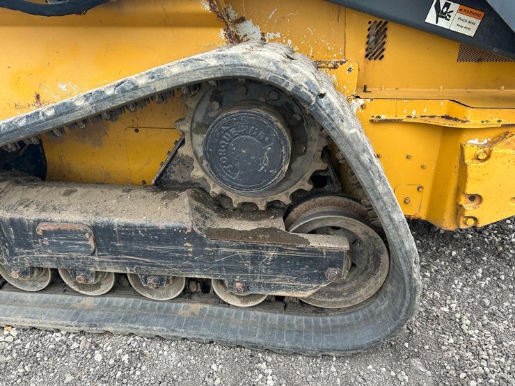 deere-333e-image-18
