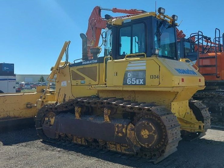 2011-komatsu-d65ex-16-image-5