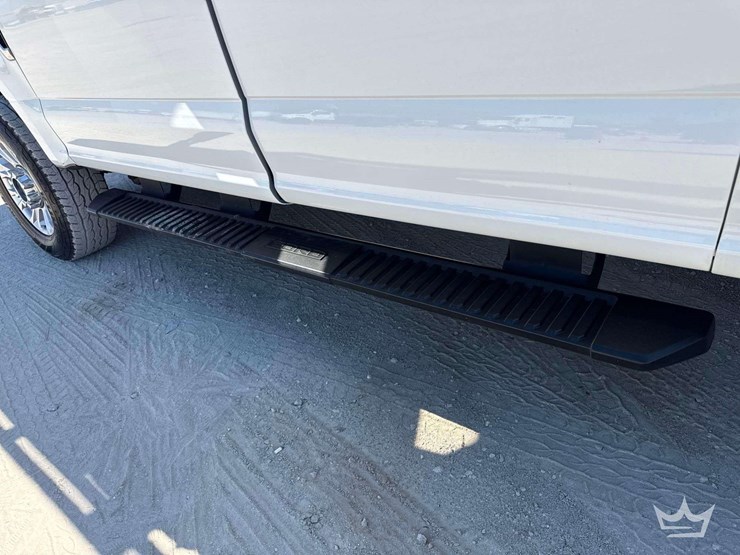 2022-ford-f350-image-17