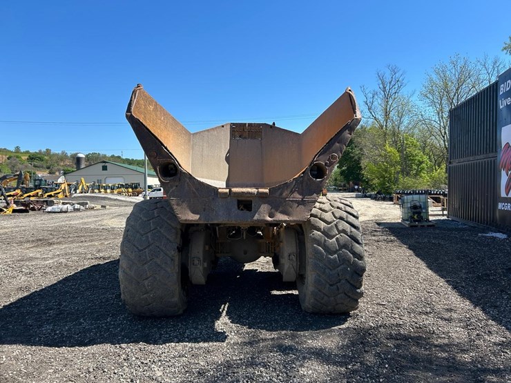 moxy-6225b-rock-truck-image-3