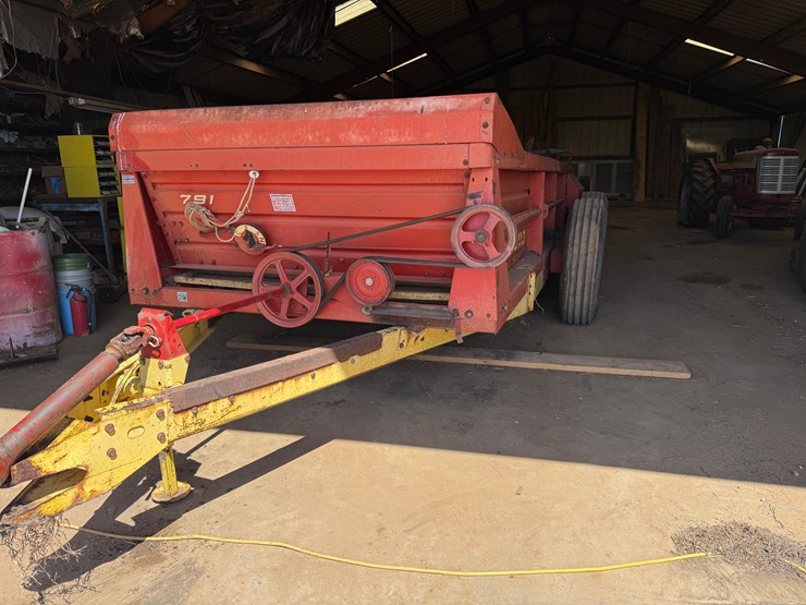 new-holland-791-image-22