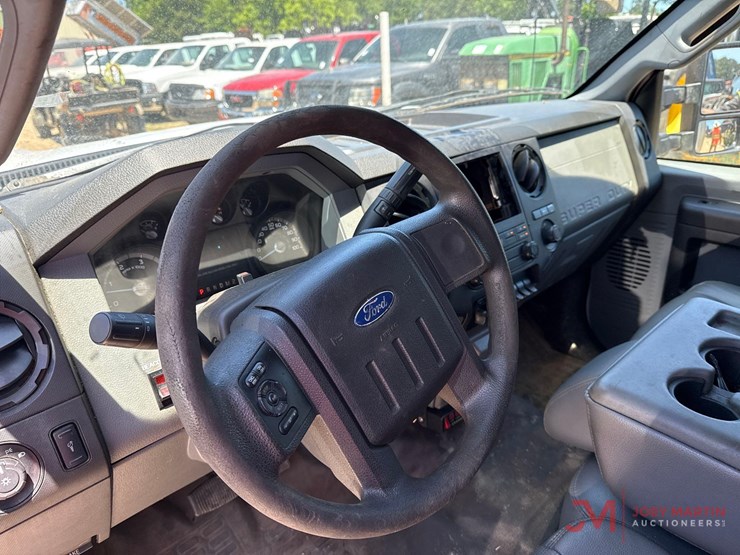 2013-ford-f550-image-22