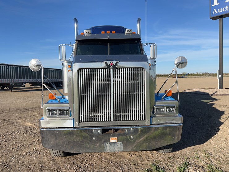 2004-western-star-semi-image-3