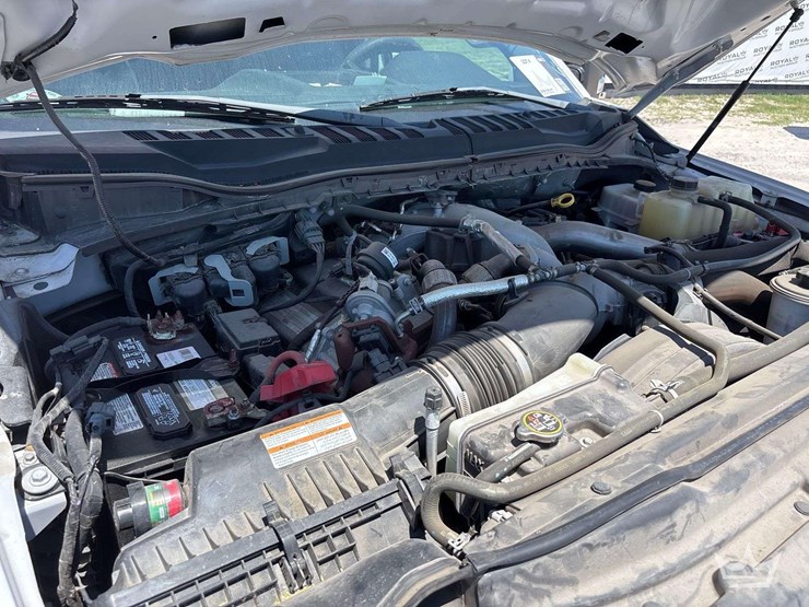 2020-ford-f550-image-9
