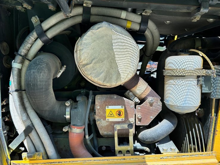 komatsu-d37ex-21-image-15
