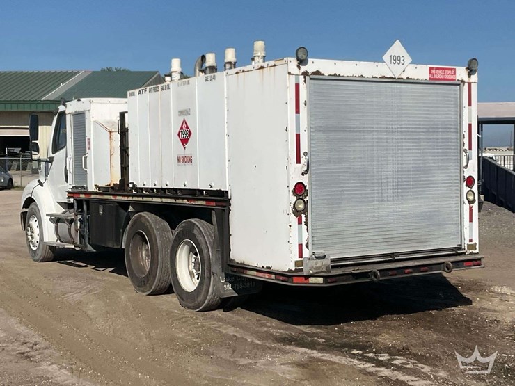 2012-freightliner-m2-112-t/a-fuel-and-lube-truck-image-4