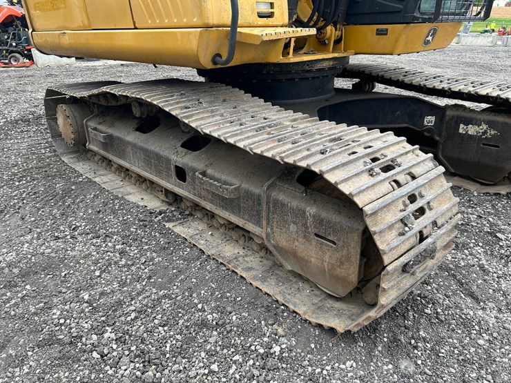 deere-160d-lc-image-10