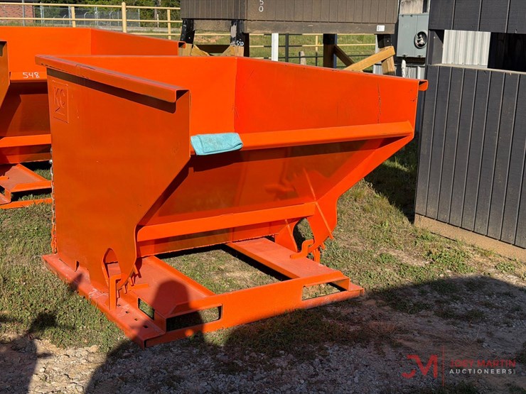 new-2yd-self-dumping-hopper-w/-fork-pockets-image-1