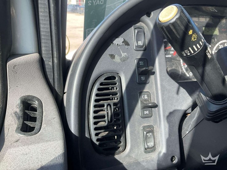 2012-freightliner-m2-112-t/a-fuel-and-lube-truck-image-17