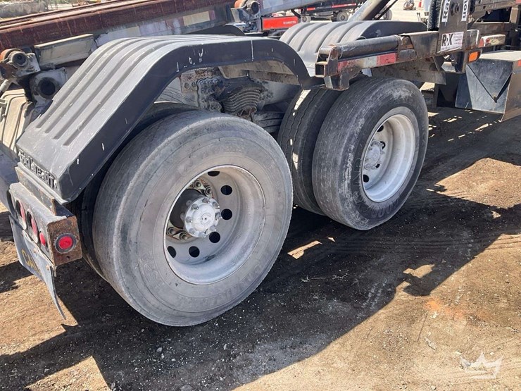 2014-freightliner-114sd-image-22