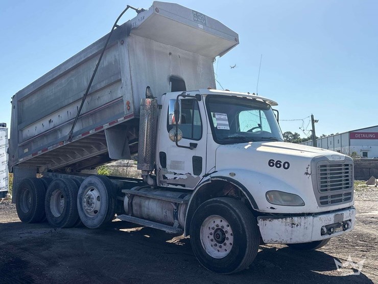 2007-freightliner-m2-112-tri-axle-dump-truck-image-2