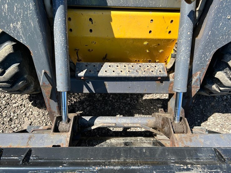 new-holland-ls150-image-10