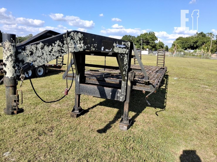 2012-patterson-30-ft-gooseneck-tandem-axle-image-2