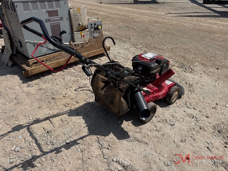 craftsman-4-n-1-plus-power-propelled-vacuum,-shredder,-chipper,-blower-image-2