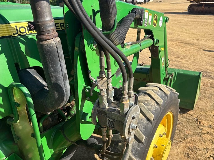 2017-john-deere-5055e-image-12
