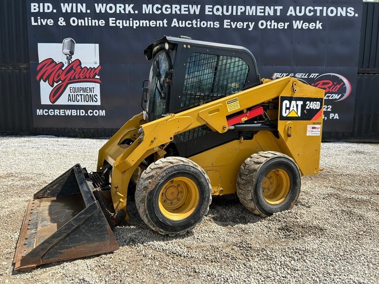 2015-caterpillar-246d-image-1