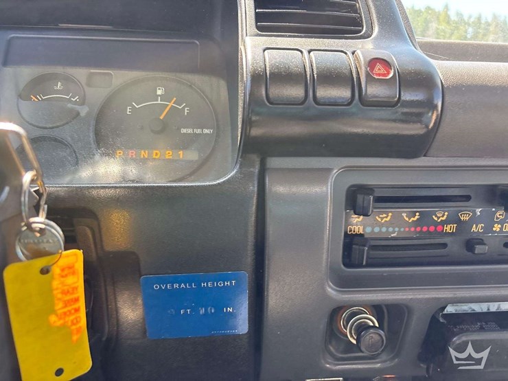 2001-isuzu-npr-image-26