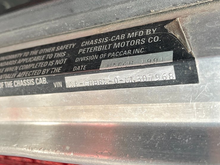 1991-peterbilt-377-image-77