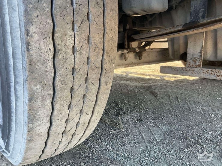 2012-freightliner-m2-112-t/a-fuel-and-lube-truck-image-60