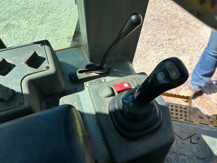 caterpillar-d5g-xl-image-28
