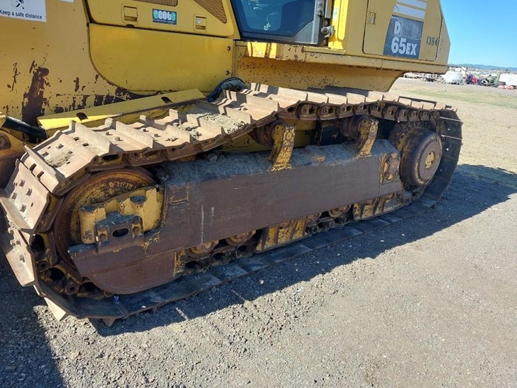 2011-komatsu-d65ex-16-image-10