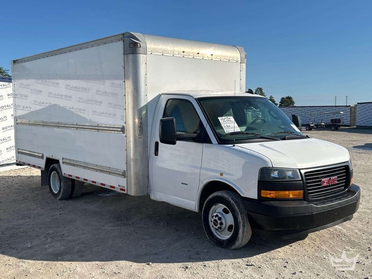 2019-gmc-3500-image-2