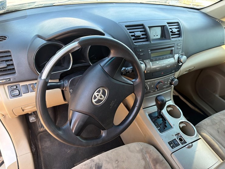 2011-toyota-highlander-image-9