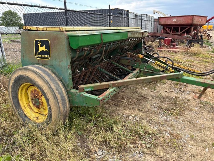 john-deere-8300-image-3