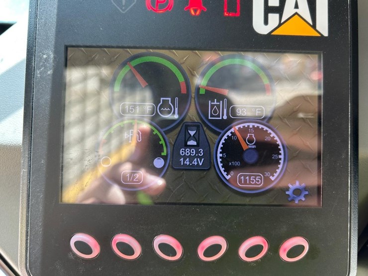2015-caterpillar-246d-image-43