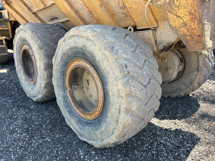 moxy-6225b-rock-truck-image-16