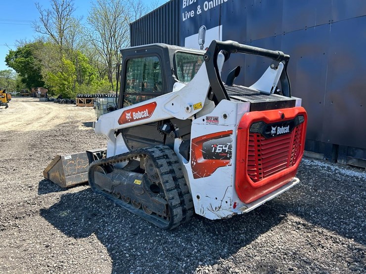 2021-bobcat-t64-image-2