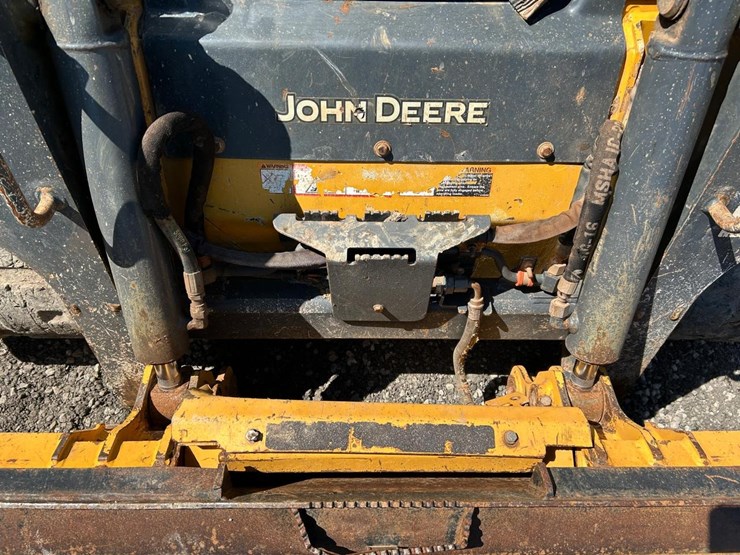 2023-deere-317g-image-10