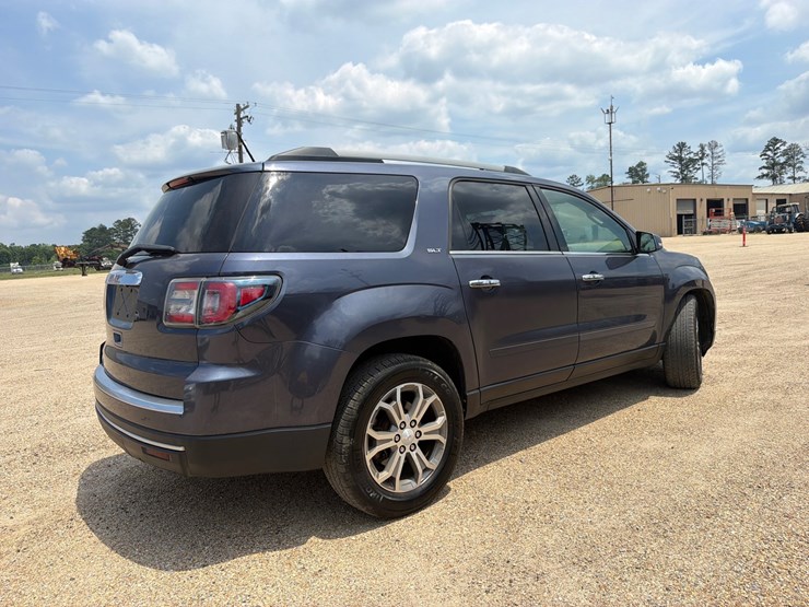 2013-gmc-acadia-image-3