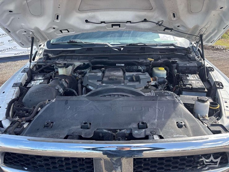2014-dodge-3500-image-22