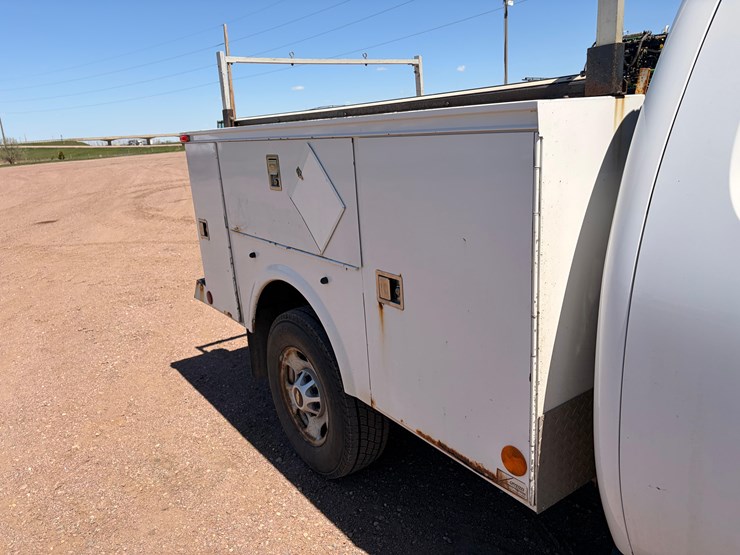 2012-gmc-2500-image-9
